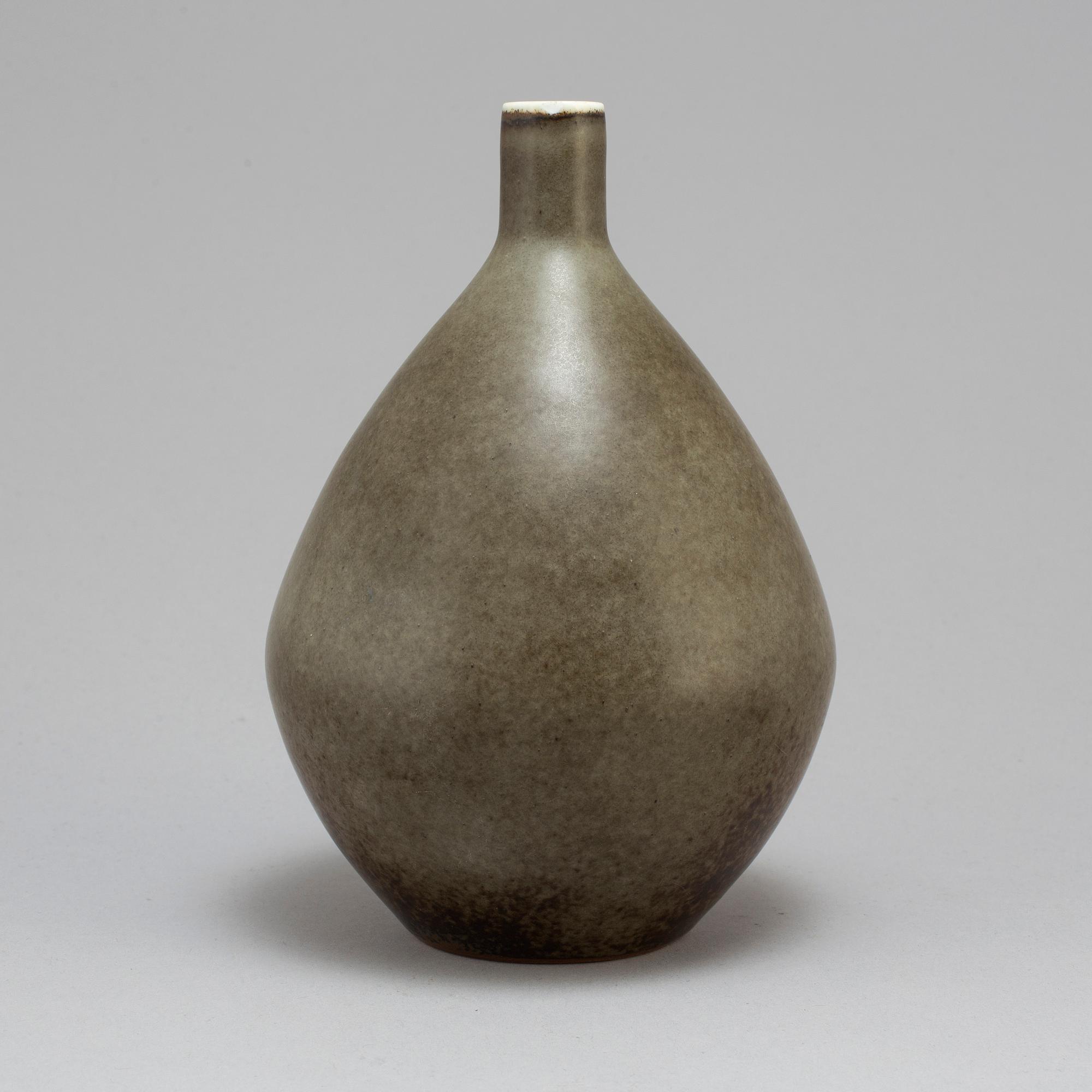 CARL-HARRY STÅLHANE, a unique stoneware vase, Rörstrand.