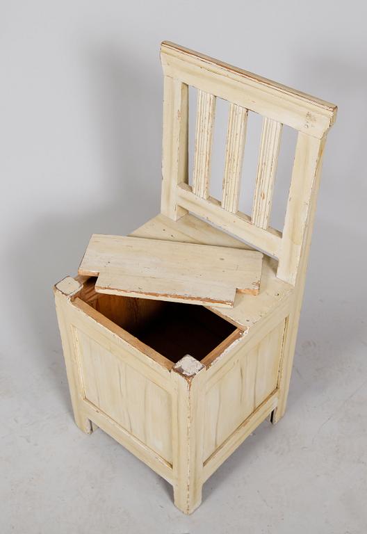STOL, allmoge, 1800-/1900-tal, sits med låda.