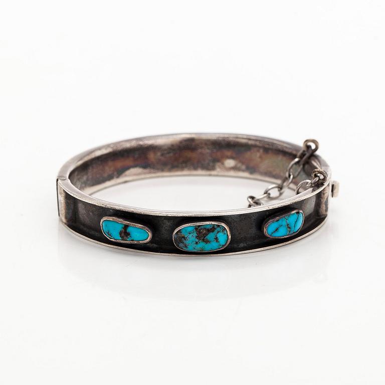 Bracelet, pendant and earrings, silver, turquoise, Tillander, Helsinki, 1950s.