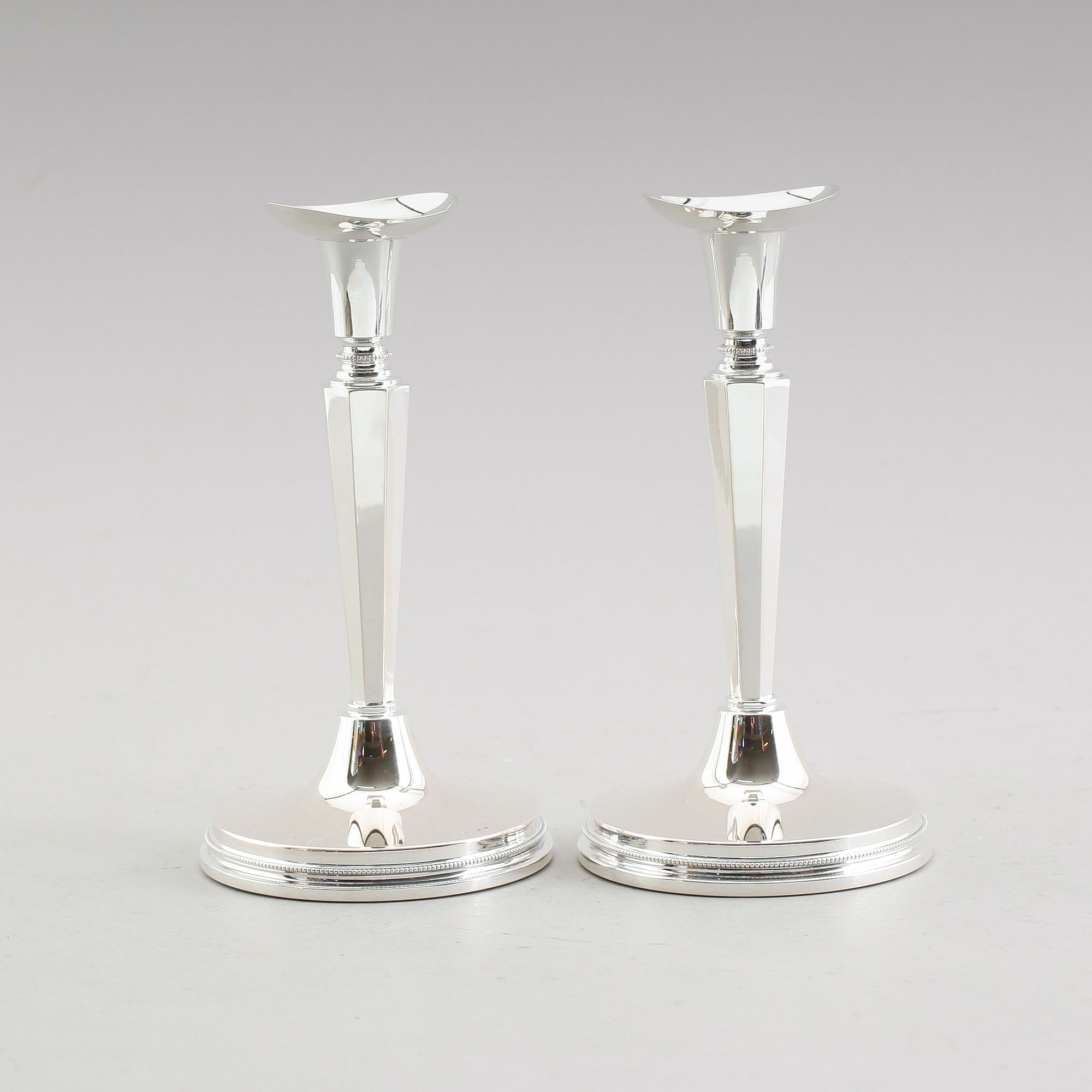 LJUSSTAKAR, 1 par, silver, MGAB, Uppsala 1969.