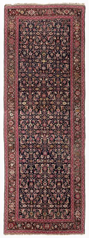 Matta Karabagh. Ca 570 x 205 cm.