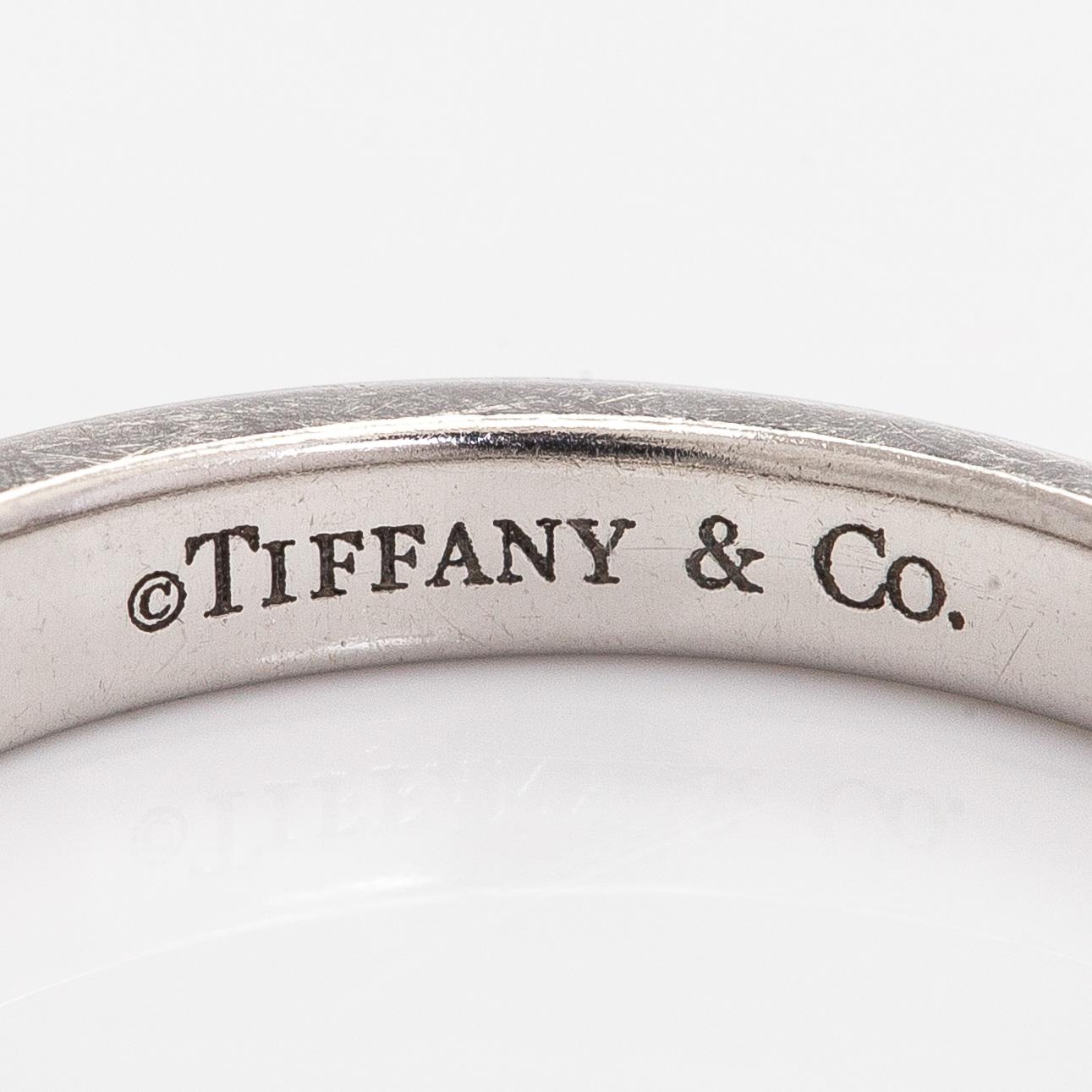 Tiffany & Co, sormus, "Tiffany Setting", platinaa ja briljanttihiottuja timantteja.