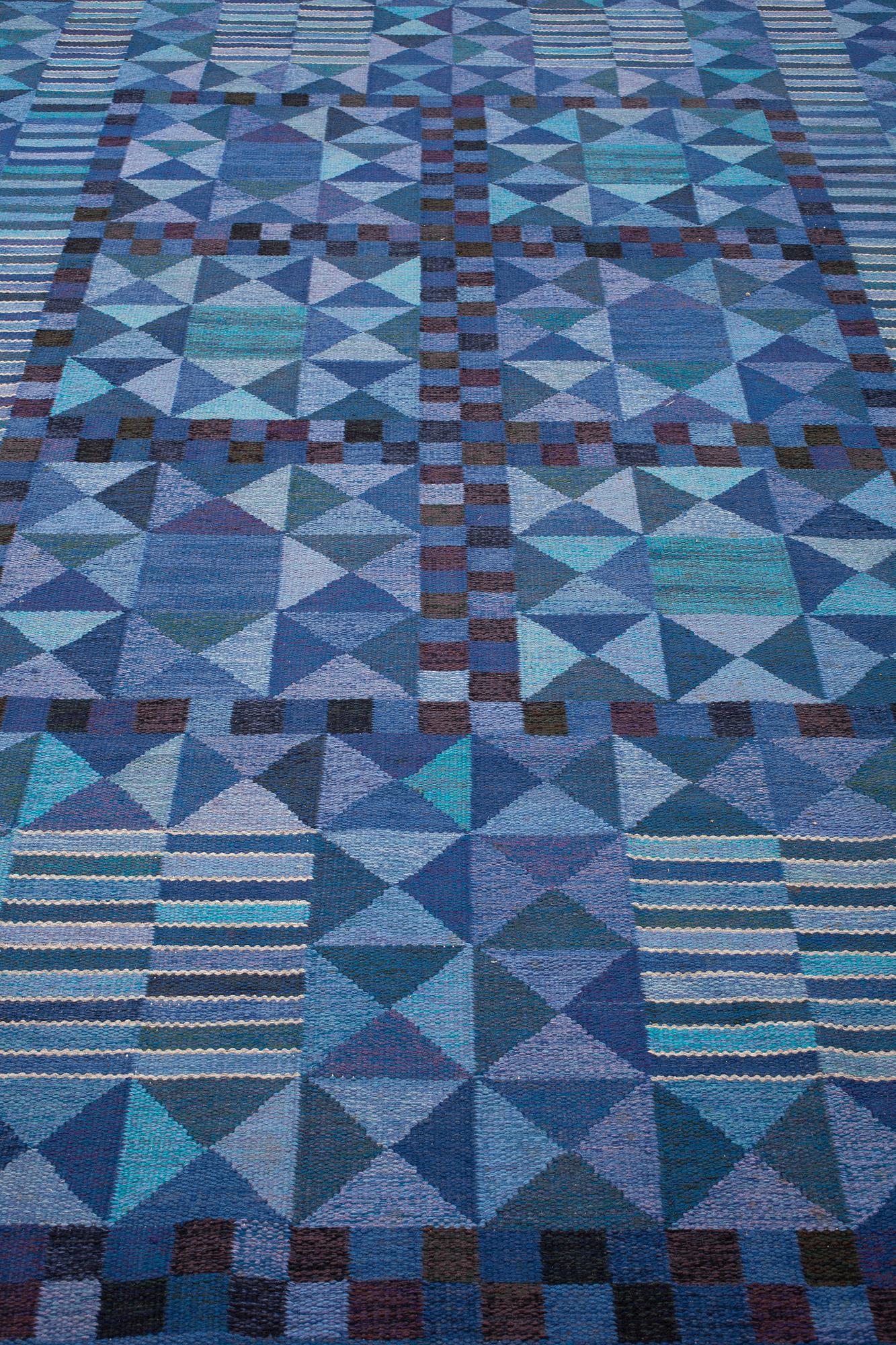 MATTA. "Rubirosa, blå". Gobelängteknik. 343 x 224 cm. Signerad AB MMF MR.