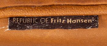 ARNE JACOBSEN, A swan lounge chair for Fritz Hansen, 2017.