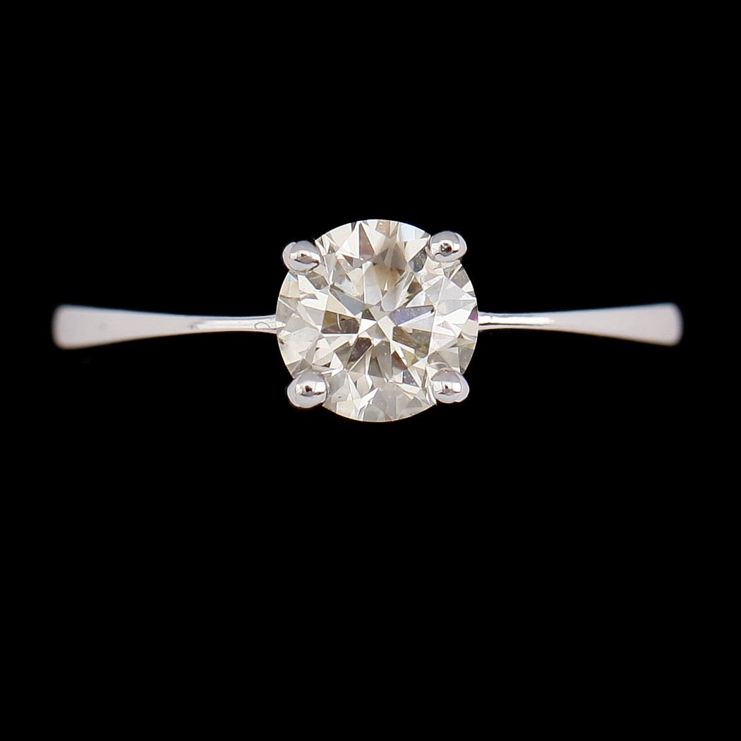 RING, 18 k vitguld, solitär briljantslipad diamant 1.01 ct.