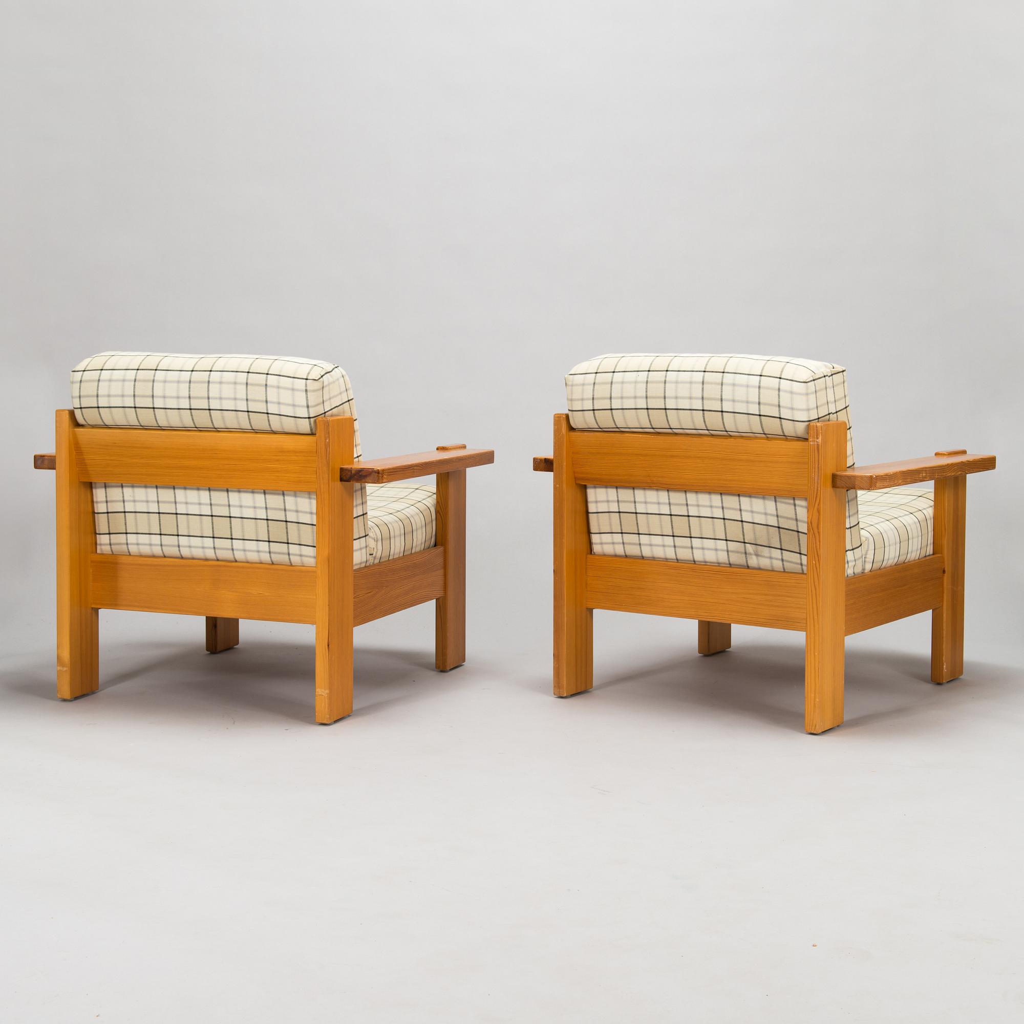 A pair of 1970's armchairs.