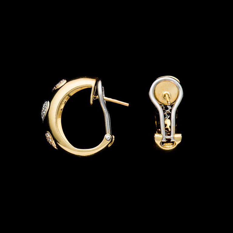 A PAIR OF EARRINGS, Chimento, 18K gold, brilliant cut diamonds. Weight in total c. 13.4 g.