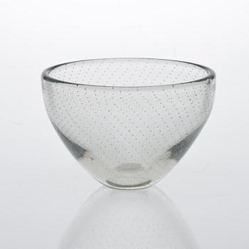 VAS, glas, signerad med syrapenna G. Nyman, Nuutajärvi, daterad 1947.