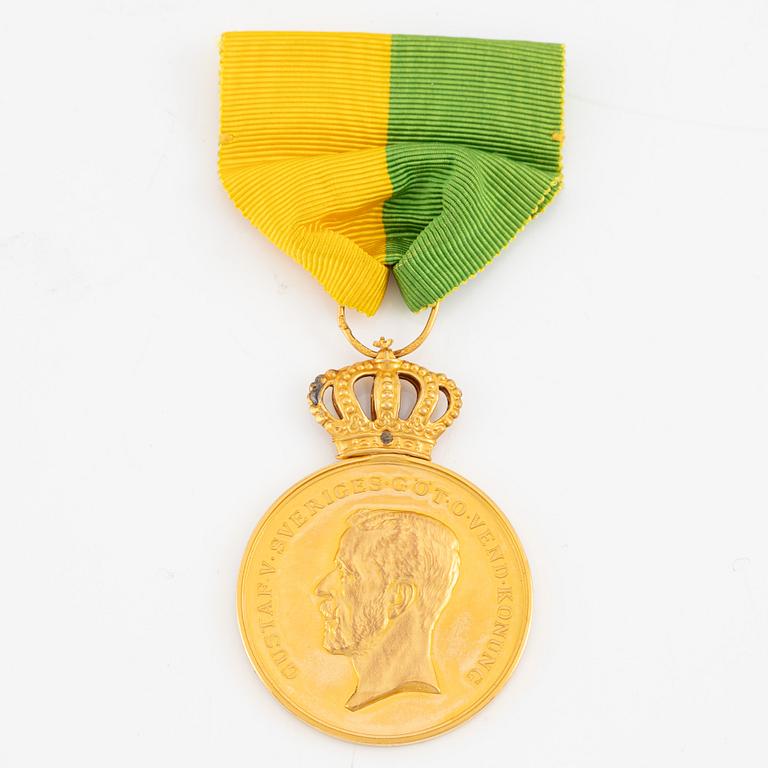 Gustav V, medal, gold, Royal Patriotic Society in case.