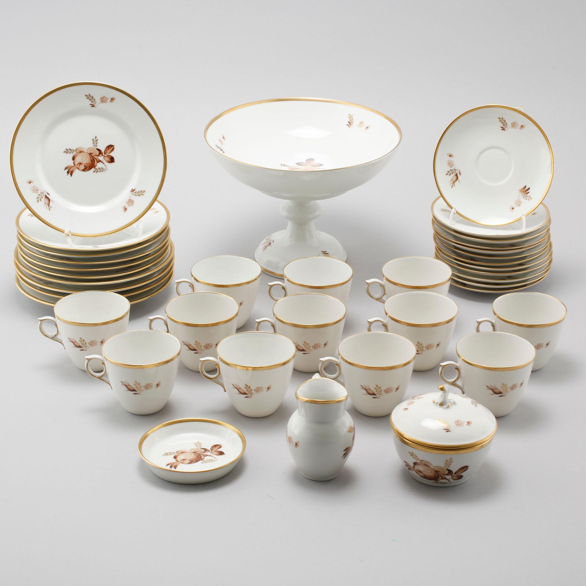KAFFESERVIS, 26 delar, porslin, "Brun rose", Royal Copenhagen, 1900-talets andra hälft.