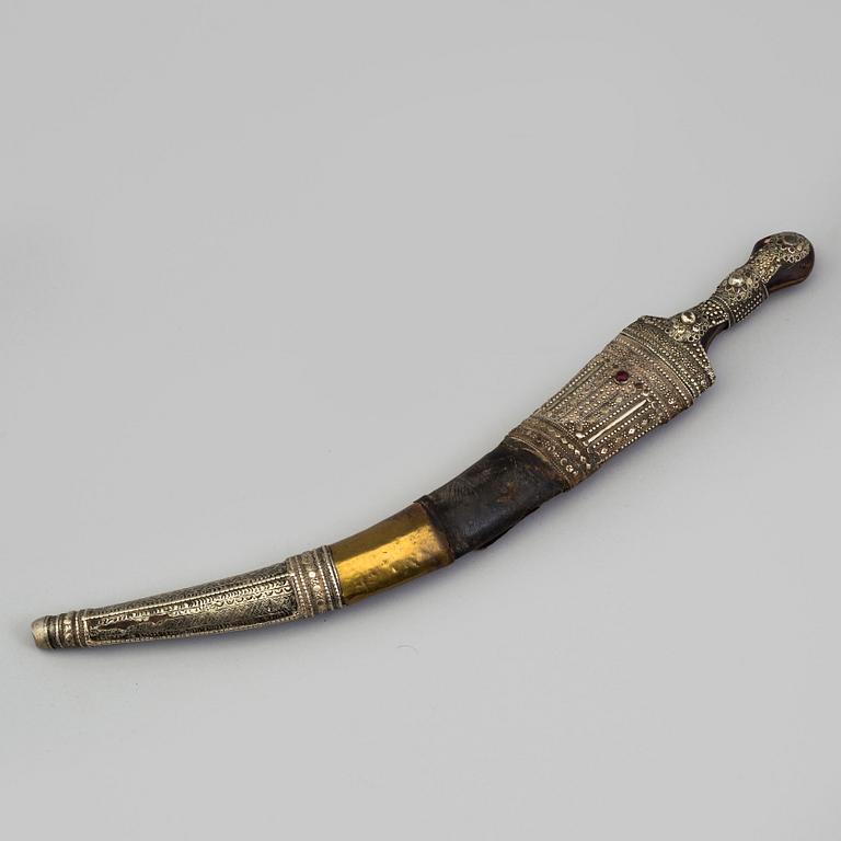 A Oriental Dagger from around year 1900.