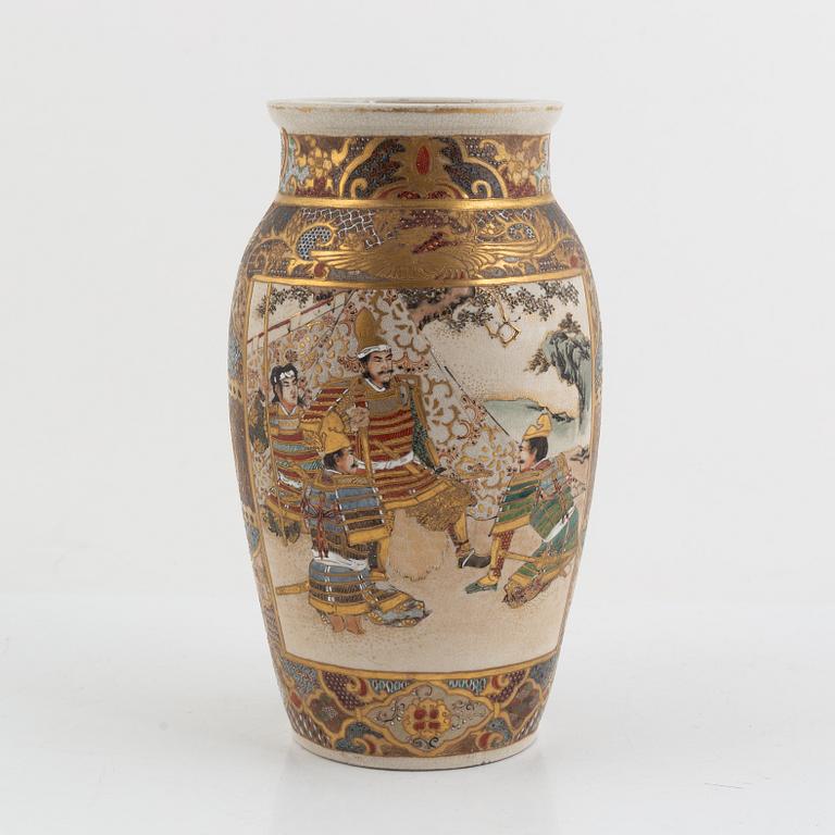 A Satsuma ware porcelain vase, Japan, Meiji (1868-1912).