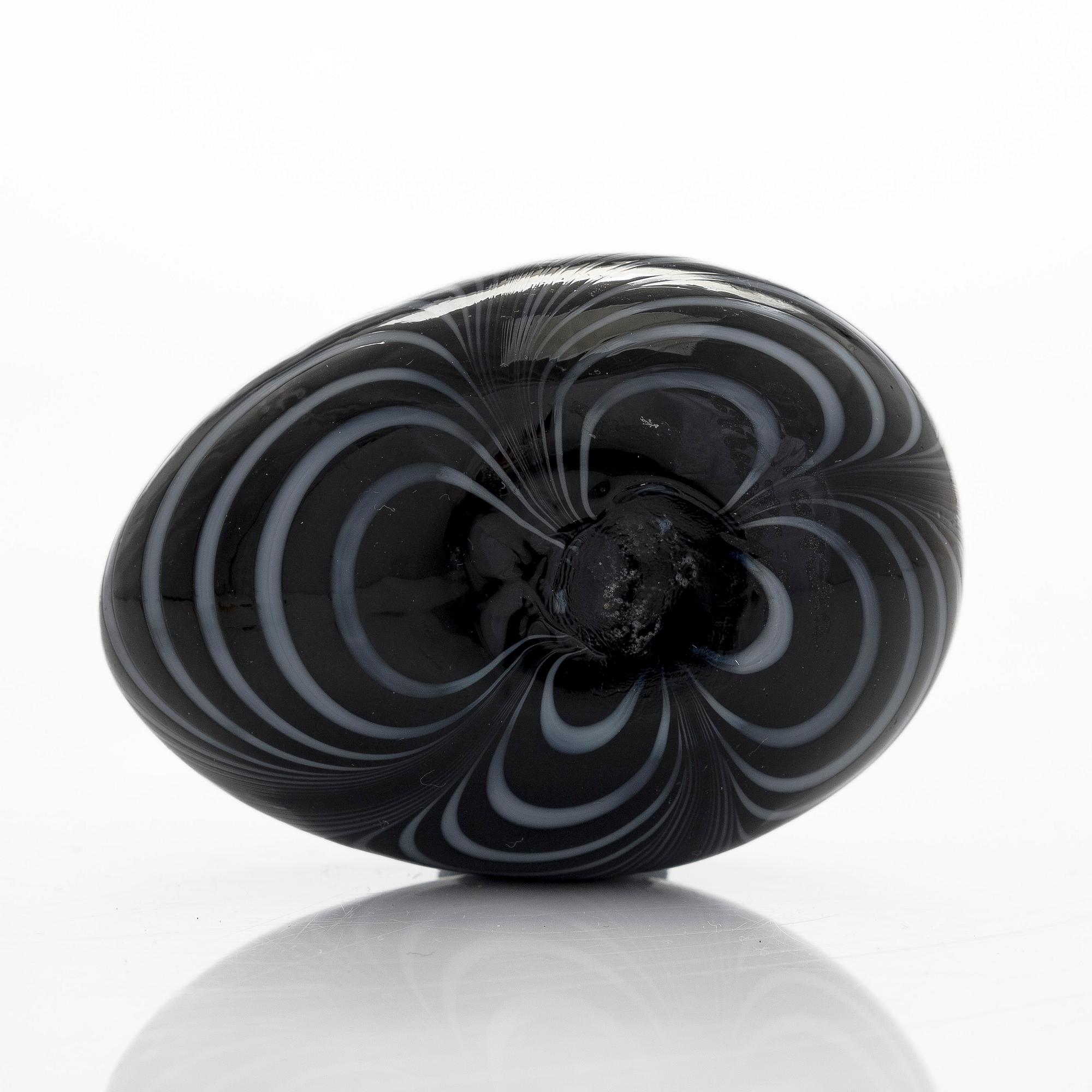 Oiva Toikka, glasägg, signerad O. Toikka Nuutajärvi.