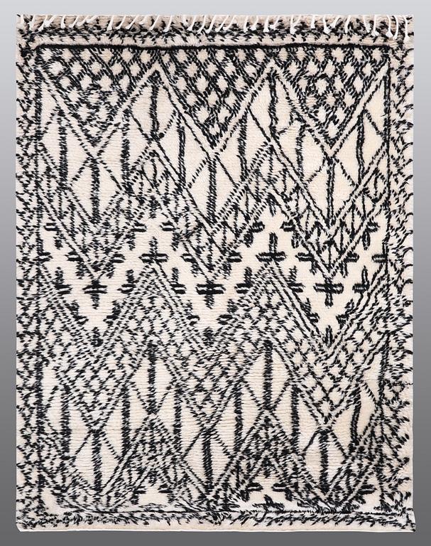 A RUG, oriental, ca 240 x 170 cm.