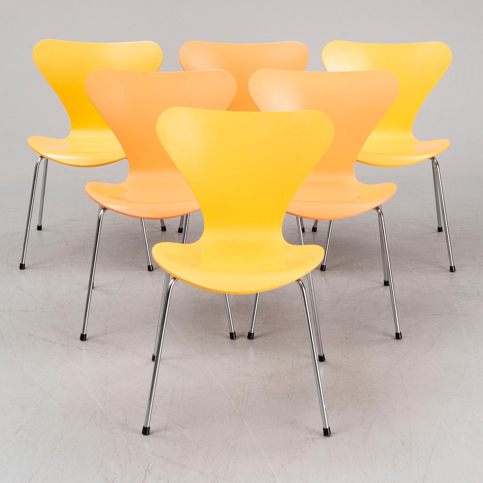 Six 'Sjuan' chairs by Arne jacobson for Firma Fritz hansen, Denmark.