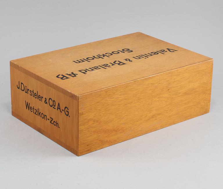 FÖRVARINGSLÅDA, Valentin & Bråland AB, Stockholm, omkring 1900-talets mitt.