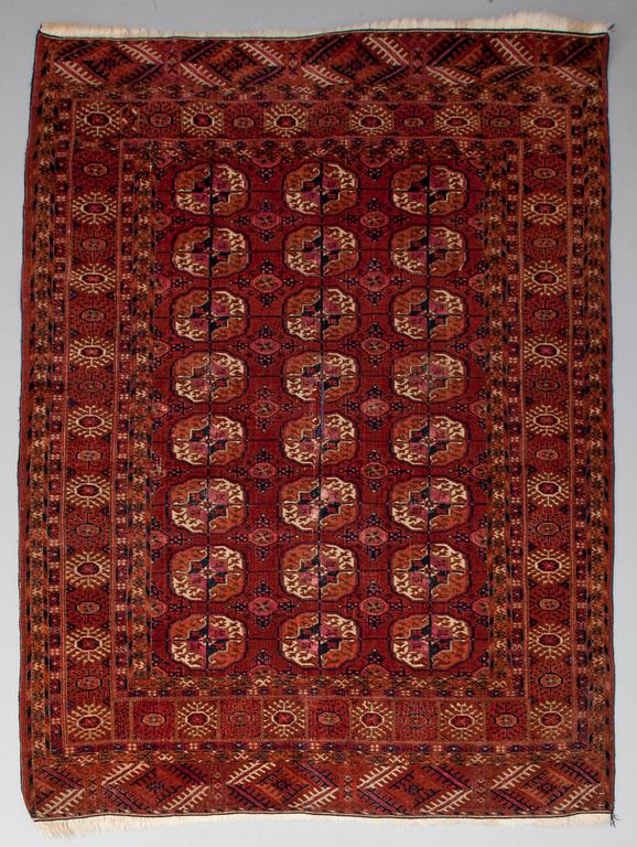MATTO, antiikki, luultavasti Tekke. Noin 164x119 cm.