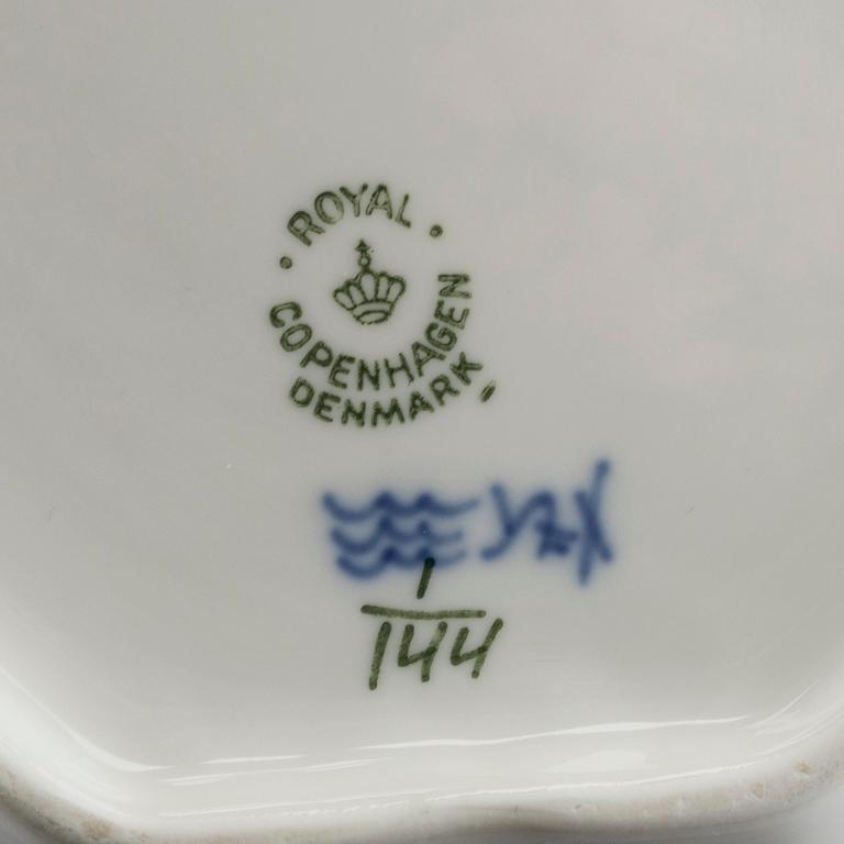 TESERVIS, 22 del, porslin, Musselmalet Rifflet, Royal Copenhagen.