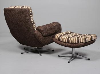 SNURRFÅTÖLJ SAMT FOTPALL, 1960/1970-tal.
