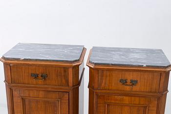 SÄNGBORD ett par 1900-talets första hälft.