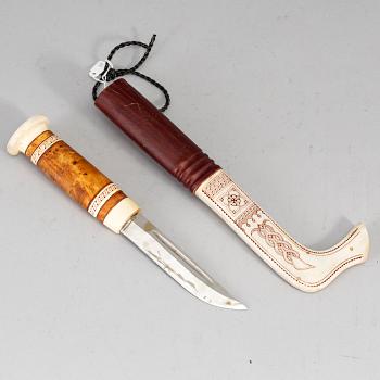 TYKO HARALD LAMPA, a Sami reindeer horn knife, signed.