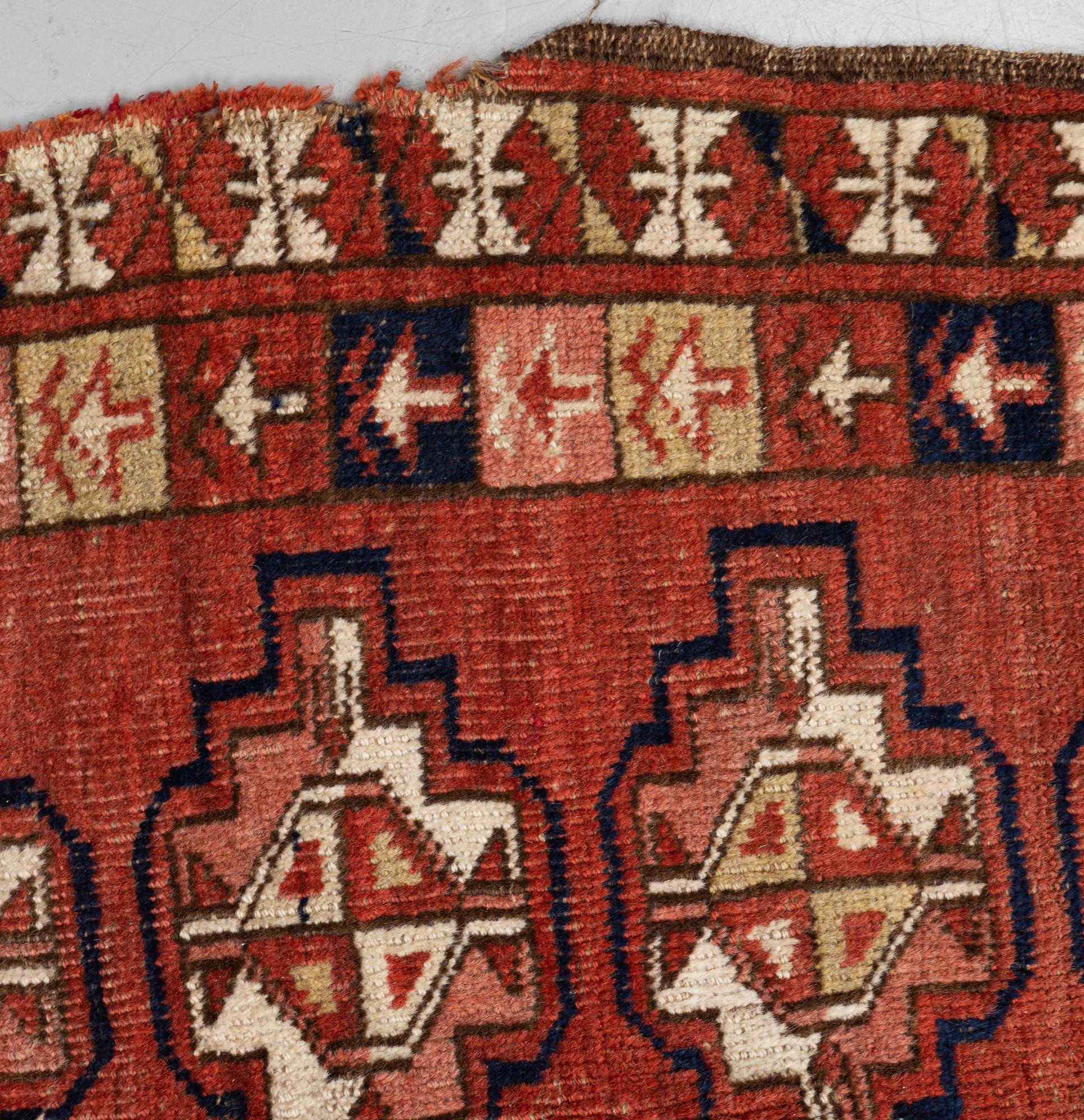 Matta, antik, Turkmen, ca 204-206 x 124 cm.