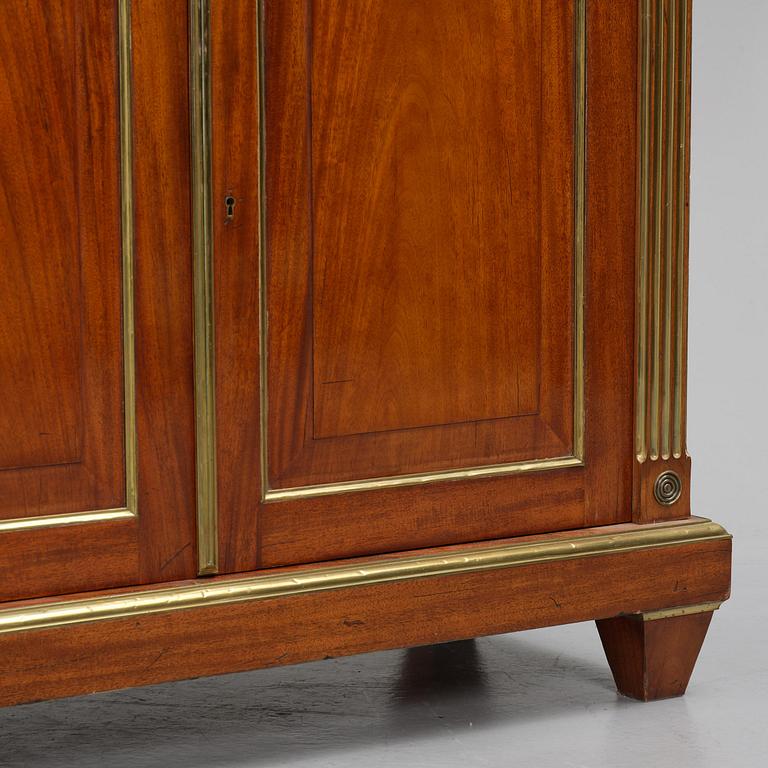 A pair of Russian mahogany and brass-mounted Jacob-style bibliothèques, modern with old parts.