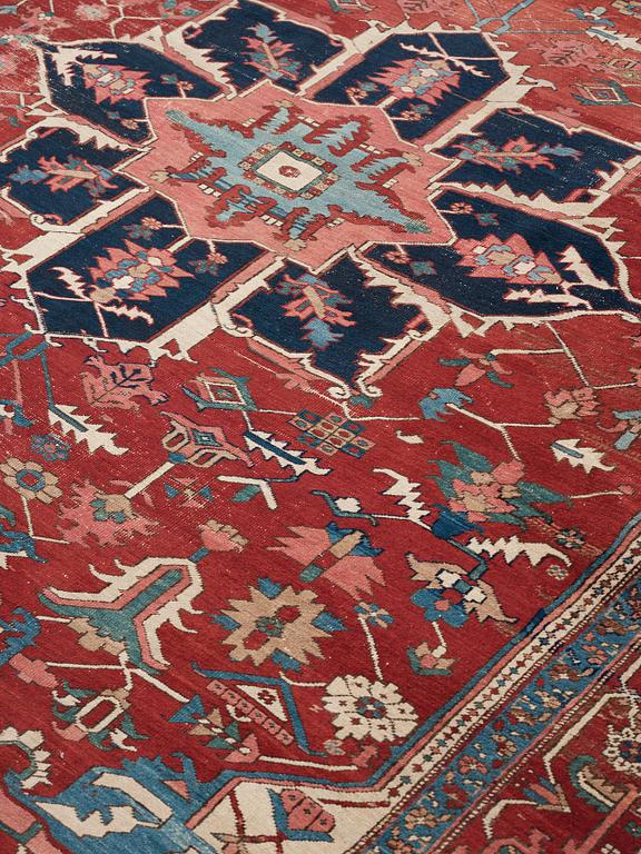 CARPET Antique Heriz. 389,5 x 290 cm.