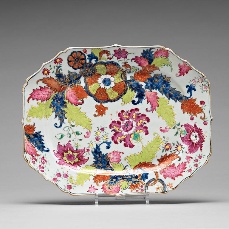 A famille rose 'Tobacco Leaf' serving dish, Qing dynasty, Qianlong (1736-95).