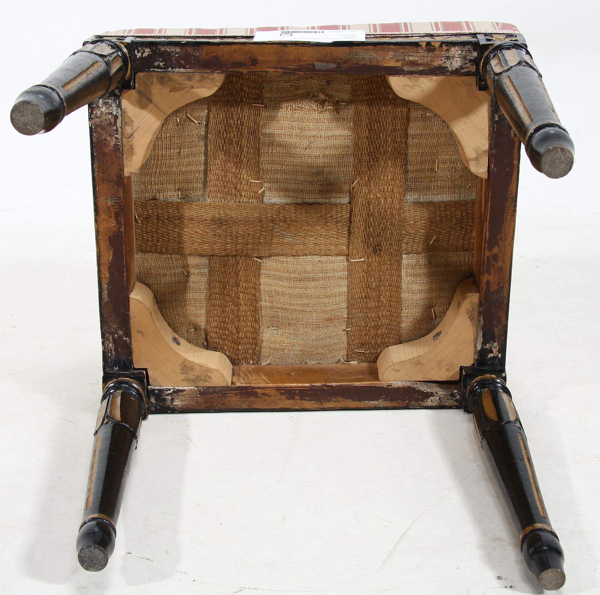 TABURETT. Sengustaviansk 1700-tal.