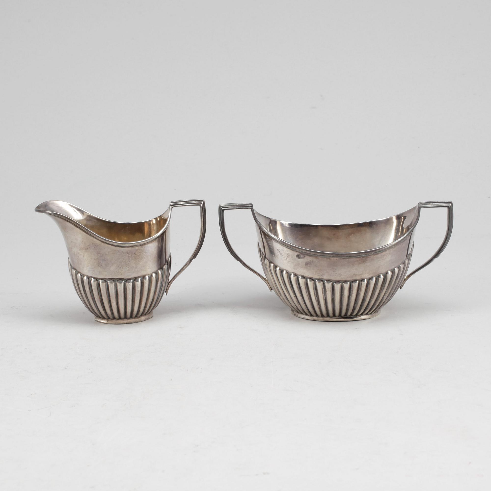 GRÄDDKANNA och SOCKERSKÅL, silver, Mappin & Webb,  Sheffield 1908, Ca 124 g.