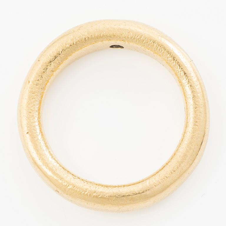 Ole Lynggaard, ring, 18K gold with a brilliant-cut diamond.