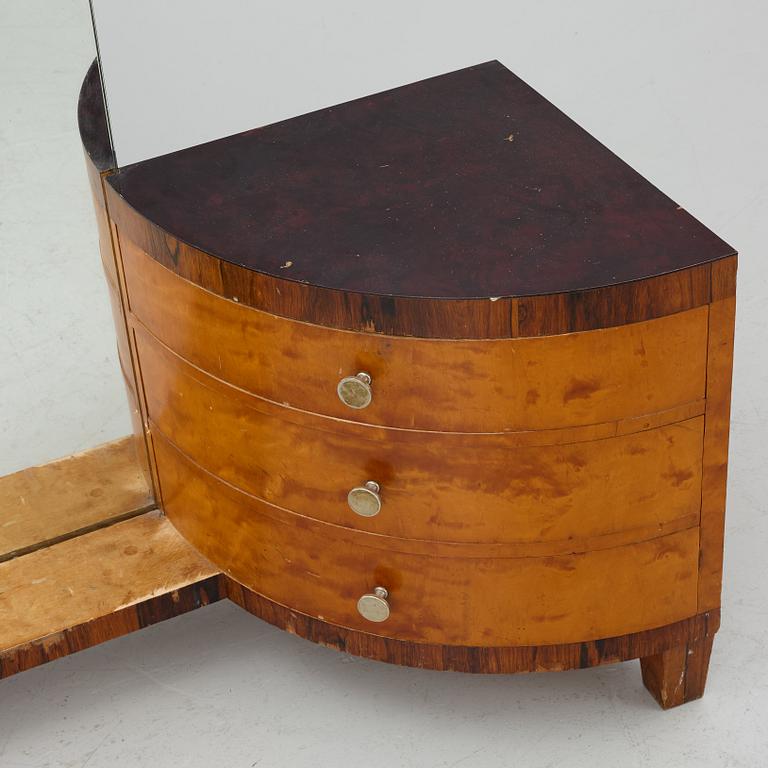 An Art Déco dressing table with large mirror, 1930's.