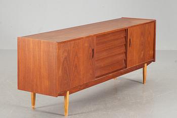 SIDEBOARD, "Trio", Nils Jonsson, Troeds, 1900-talets andra hälft.