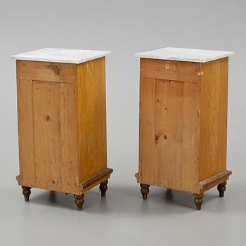 SÄNGBORD, ett par. Omkring år 1900.