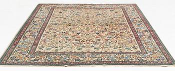 Carpet, Tabriz, 283 x 220 cm.