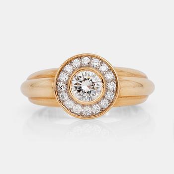 A brilliant-cut diamond ring. Total carat weight 0.84 ct according to engraving.