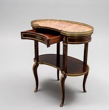 PÖYTÄ, Ranska 1900-luvun alku.