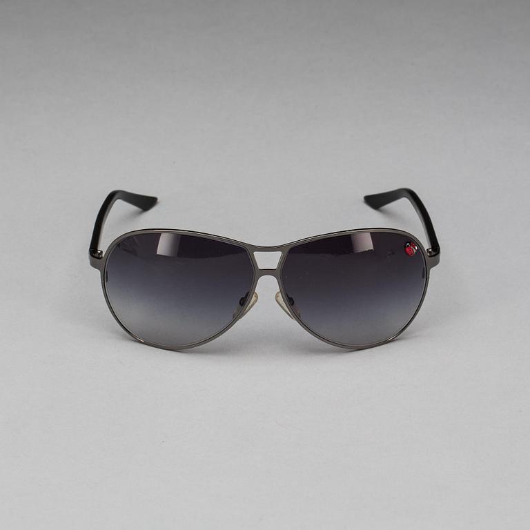 SOLGLASÖGON, Christian Dior.