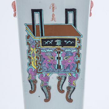 A porcelain floor vase/lamp foot, China, early 20th century.