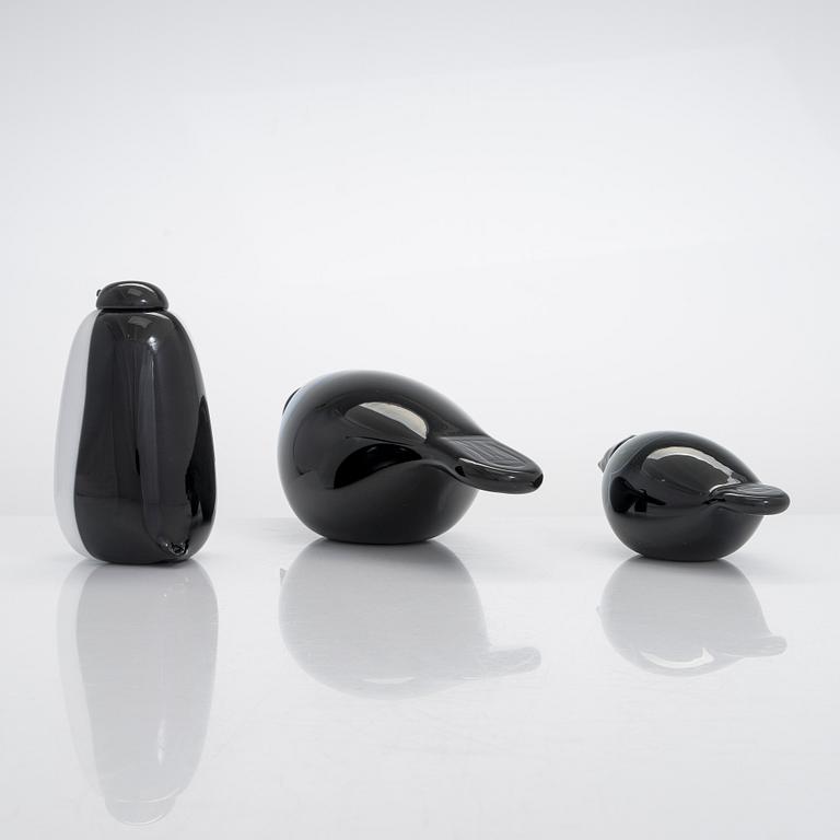 Oiva Toikka, glasfåglar, 3 st, signerade O. Toikka Nuutajärvi.