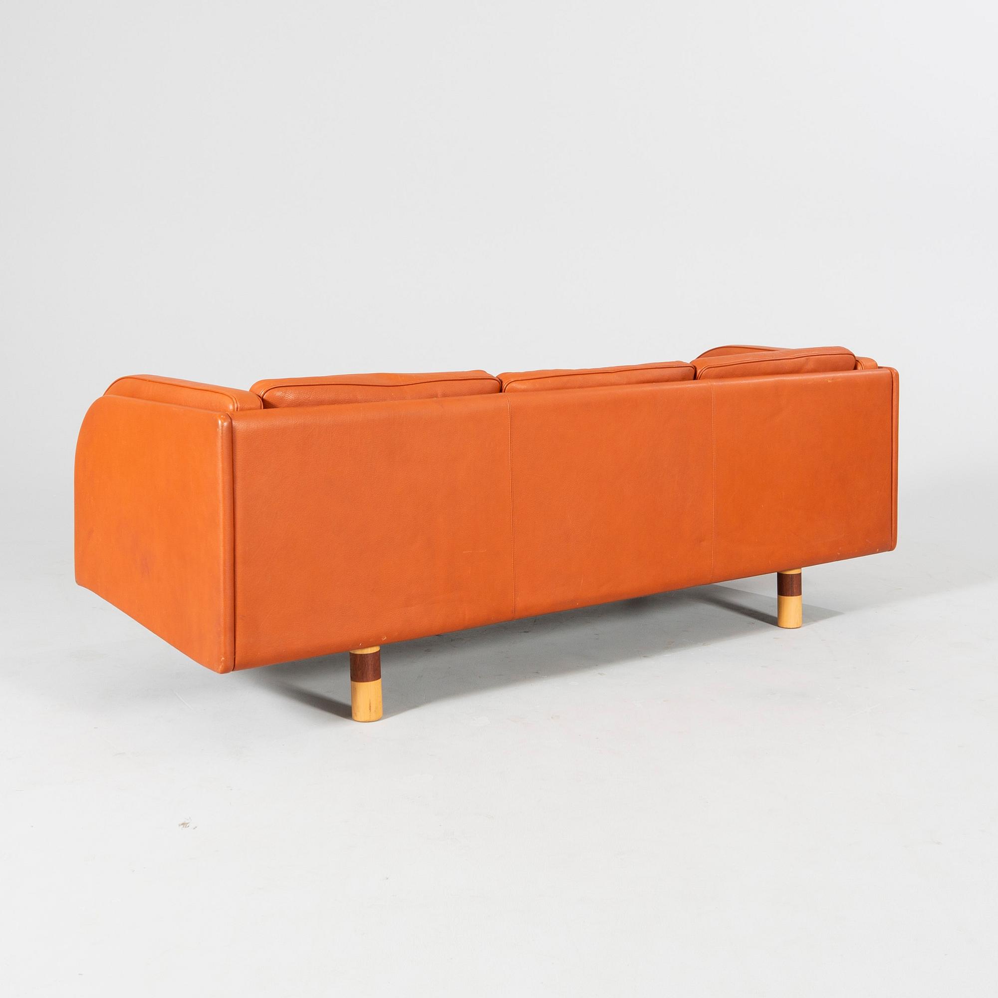 A "EJ20" sofa and armchair by Jørgen Gammelgaard for Erik Jørgensen from the late 20th century.