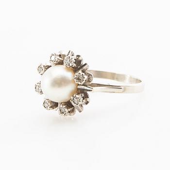 Ring, silver with a pearl and brilliant-cut diamonds.