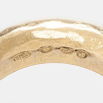 An 18K gold ring, Italy. Finnish import marks 1998.