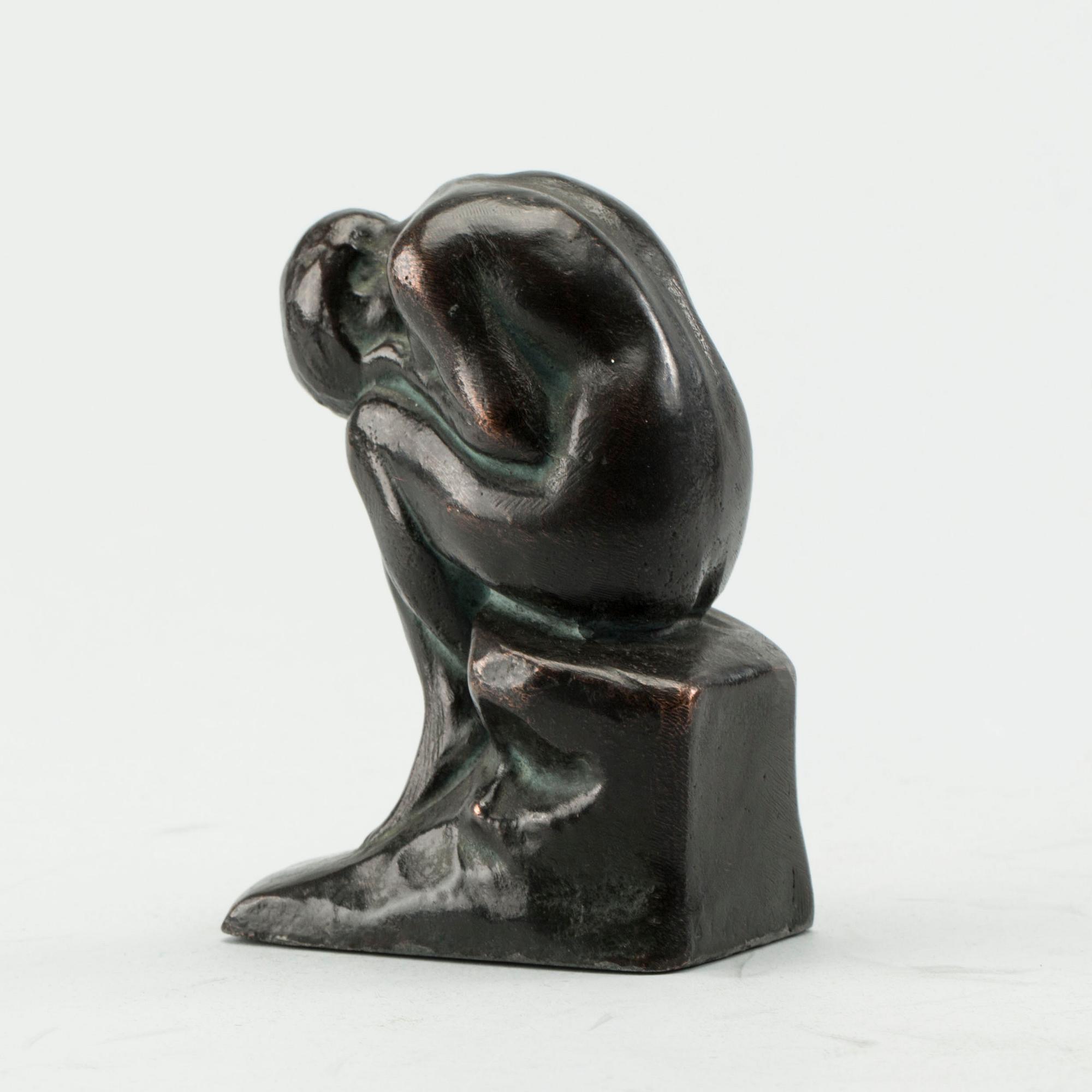 HALVAR FRISENDAHL, skulptur, mörkpatinerad brons, signerad och daterad 1917.