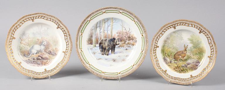 TALLRIKAR, 3 st. Porslin, "Fauna Danica", Royal Copenhagen.