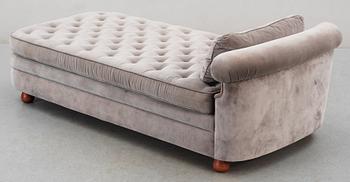 JOSEF FRANK, couch, Firma Svenskt Tenn, modell 775.