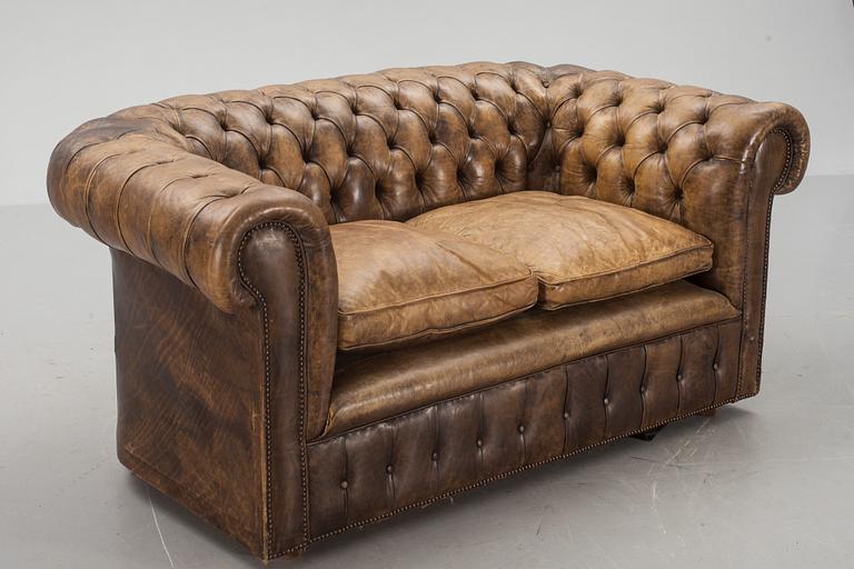 SOFFA, chesterfieldmodell, 1900-talets andra hälft.