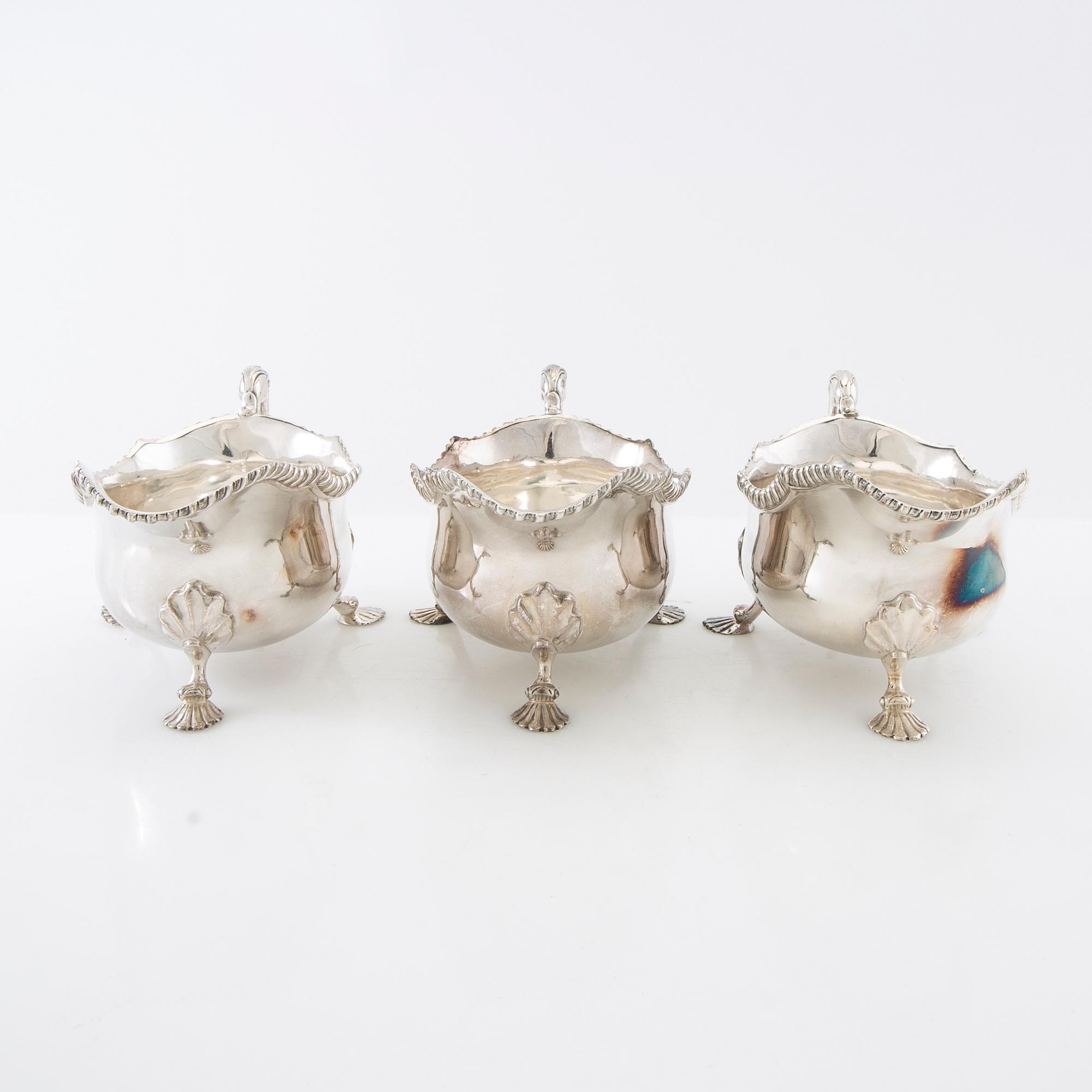 Sauceboats 3 pcs Louis XV style silver plate Mappin & Webb London first half of the 20th century.