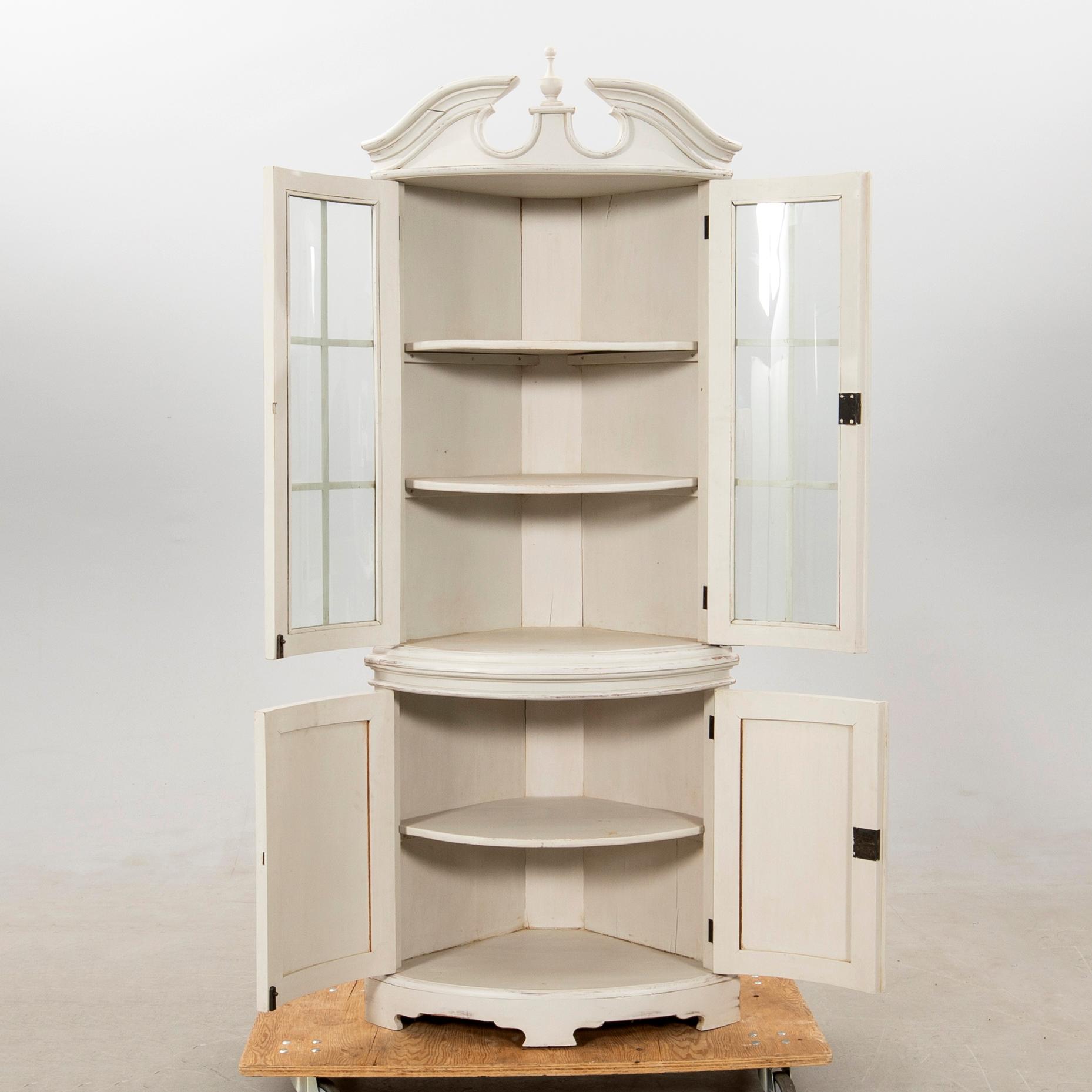 Corner cabinet, Gustavian style, mid/second half of the 20th century.